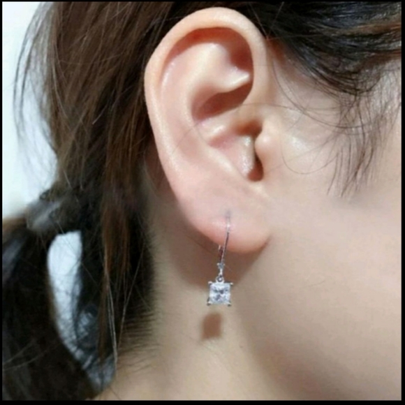 NEW 2ct Princess Cut Solitaire Diamond Earrings - Picture 4 of 5